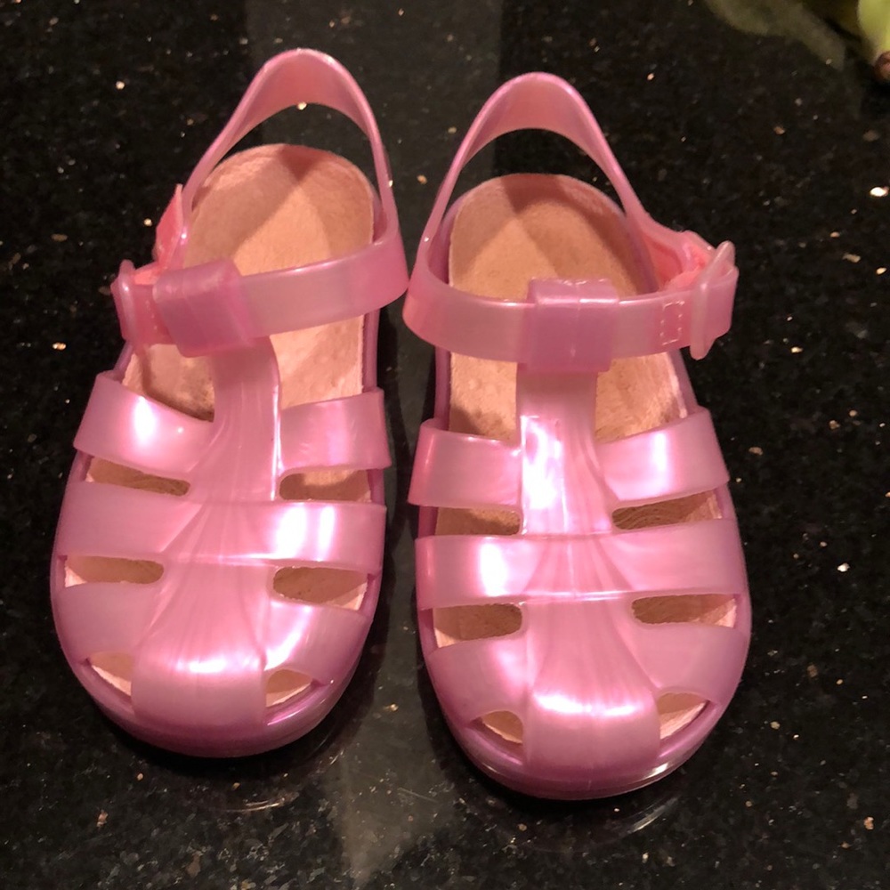 Pink cute sandals size 9 toddler